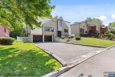 275 Alfred Avenue, Englewood Cliffs, NJ 07632 - Photo 2
