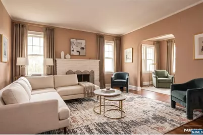 255 Pearsall Avenue, Ridgewood, NJ 07450 - Photo 4