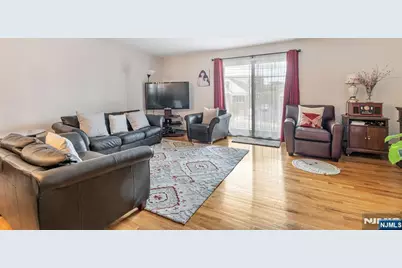 306 Desoto Place 2 #2, Fairview, NJ 07022 - Photo 4