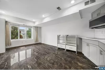352 Gorge, Cliffside Park, NJ 07010 - Photo 20