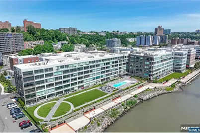 9 Somerset Lane 202 #202, Edgewater, NJ 07020 - Photo 1