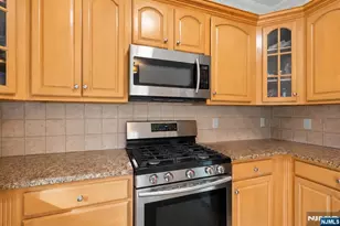 9 Hackensack Ave, Weehawken, NJ 07086 - Photo 12