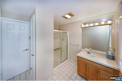 14-01 Floral Avenue, Fair Lawn, NJ 07410 - Photo 16