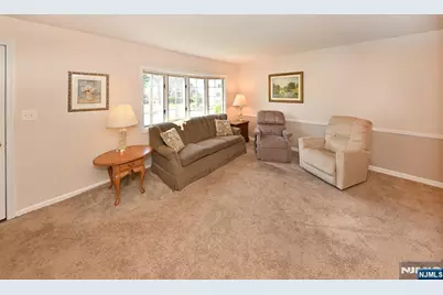 14-01 Floral Avenue, Fair Lawn, NJ 07410 - Photo 6