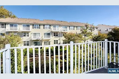 261 Riverwalk Way Q174 #Q174, Clifton, NJ 07014 - Photo 18