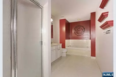 261 Riverwalk Way Q174 #Q174, Clifton, NJ 07014 - Photo 20