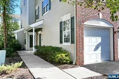 261 Riverwalk Way Q174 #Q174, Clifton, NJ 07014 - Photo 2