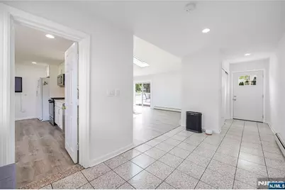 182 Coombs Drive, Paramus, NJ 07652 - Photo 16