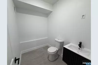 93 Melville Place, Irvington, NJ 07111 - Photo 28