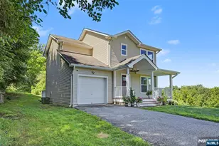 4 Michael Ct, Hamburg, NJ 07419 - Photo 2