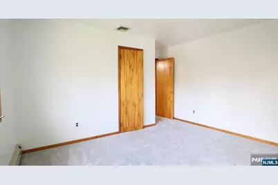 538 Hillside Street 2 #2, Ridgefield, NJ 07657 - Photo 14