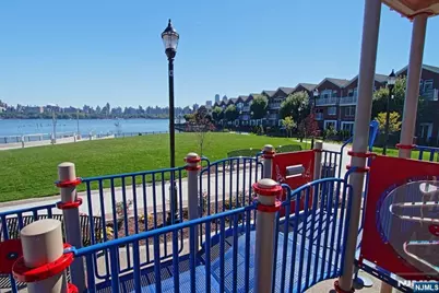 263 Halfmoon Court, West New York, NJ 07093 - Photo 20