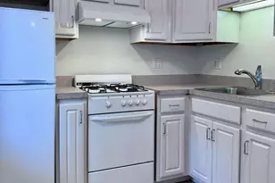 651 Day Ave, Ridgefield, NJ 07657 - Photo 2