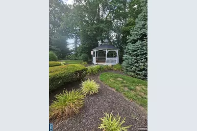 151 W Passaic Street 20 #20, Rochelle Park Township, NJ 07662 - Photo 14