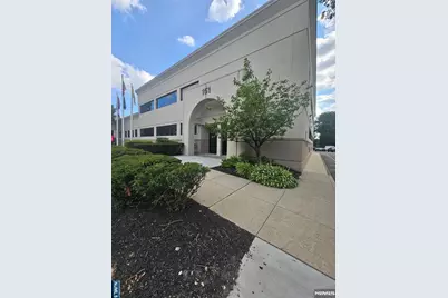151 W Passaic Street 20 #20, Rochelle Park Township, NJ 07662 - Photo 2