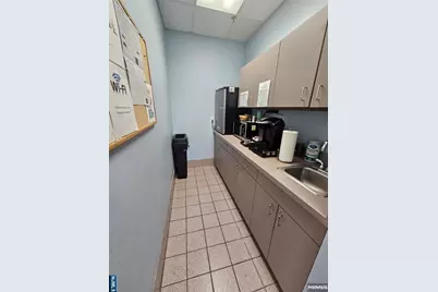 151 W Passaic Street 20 #20, Rochelle Park Township, NJ 07662 - Photo 12