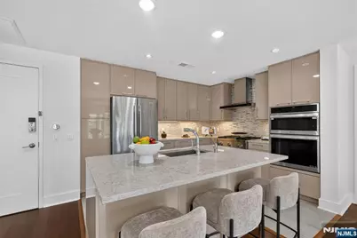 100 Eton Row 302 #302, Weehawken, NJ 07086 - Photo 6