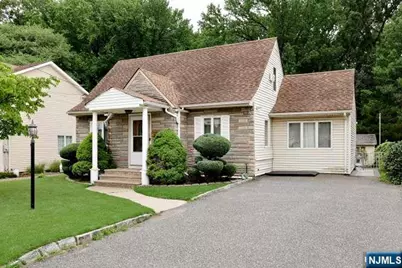 212 Washington Avenue, Elmwood Park, NJ 07407 - Photo 2