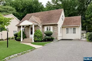 212 Washington Ave, Elmwood Park, NJ 07407 - Photo 2