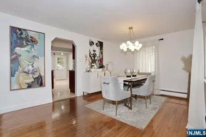 212 Washington Avenue, Elmwood Park, NJ 07407 - Photo 4