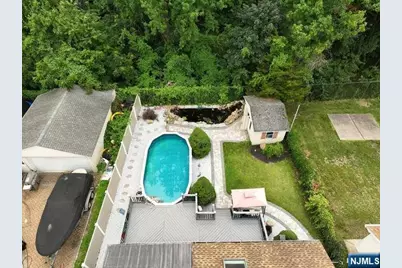 212 Washington Avenue, Elmwood Park, NJ 07407 - Photo 18