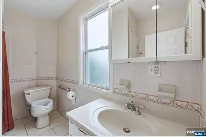 155 Berkshire Place, Irvington, NJ 07111 - Photo 8