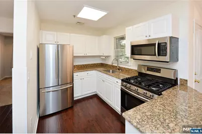 45 Royal Avenue 49 #49, Hawthorne, NJ 07506 - Photo 2