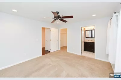 45 Royal Avenue 49 #49, Hawthorne, NJ 07506 - Photo 8