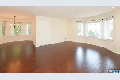 45 Royal Avenue 49 #49, Hawthorne, NJ 07506 - Photo 6