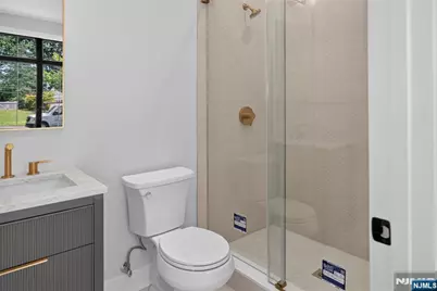 27 Crestwood Drive, Glen Rock, NJ 07452 - Photo 6