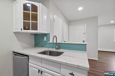 88 Boulevard 304 #304, Passaic, NJ 07055 - Photo 8
