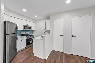 88 Boulevard 304 #304, Passaic, NJ 07055 - Photo 6