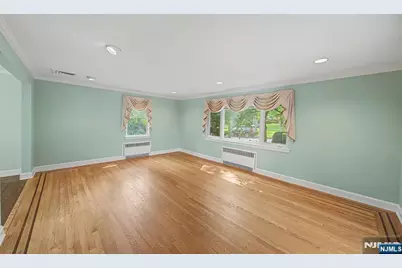 34 Esmond Place, Tenafly, NJ 07670 - Photo 22