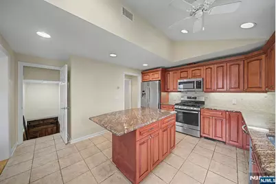 34 Esmond Place, Tenafly, NJ 07670 - Photo 12