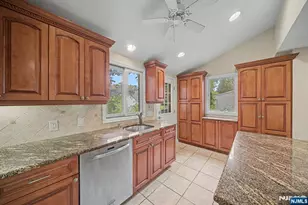 34 Esmond Pl, Tenafly, NJ 07670 - Photo 10