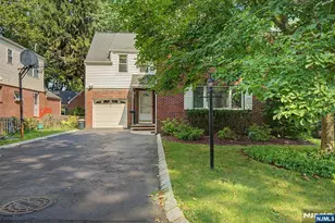 34 Esmond Pl, Tenafly, NJ 07670 - Photo 2