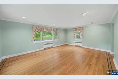 34 Esmond Place, Tenafly, NJ 07670 - Photo 20
