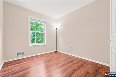 50 Pine Street C60I2 #C60I2, Montclair, NJ 07042 - Photo 14