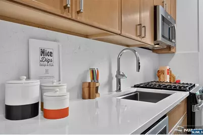 107 Kensington Avenue 302 #302, Jersey City, NJ 07304 - Photo 4