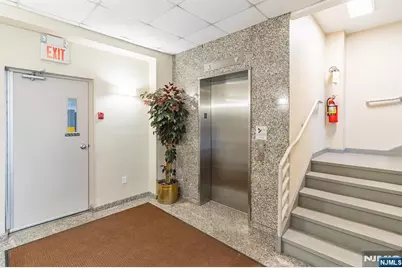 610 Anderson Avenue 2E #2E, Cliffside Park, NJ 07010 - Photo 2