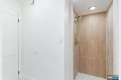 610 Anderson Avenue 2E #2E, Cliffside Park, NJ 07010 - Photo 16