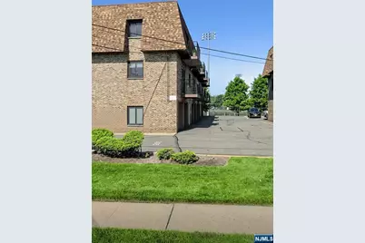 825 Riverside B202 #B202, Lyndhurst Township, NJ 07071 - Photo 10