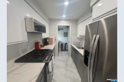 825 Riverside B202 #B202, Lyndhurst Township, NJ 07071 - Photo 8