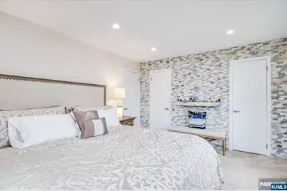 825 Riverside B202 #B202, Lyndhurst Township, NJ 07071 - Photo 12