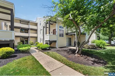 121 Country Club Drive 10 #10, Union Township, NJ 07083 - Photo 2