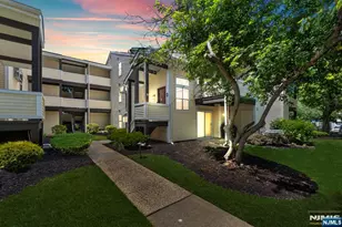 121 Country Club Dr 10, Union Township, NJ 07083 - Photo 1