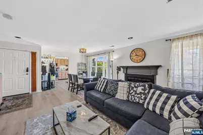 121 Country Club Drive 10 #10, Union Township, NJ 07083 - Photo 4