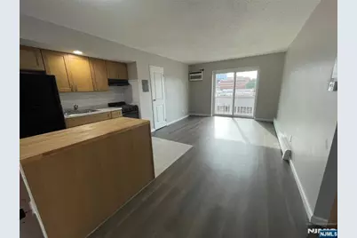 125 Lawrence Street 4C #4C, Hackensack, NJ 07601 - Photo 2