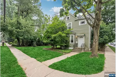 7 Hardenburgh Avenue, Demarest, NJ 07627 - Photo 2