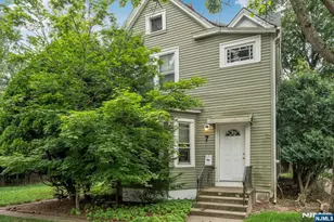 7 Hardenburgh Ave, Demarest, NJ 07627 - Photo 1